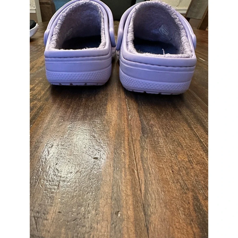 Crocs Classic Lined Clogs Lavender Light Purple Fuzzy Warm Woman's 6 Men‎ 4